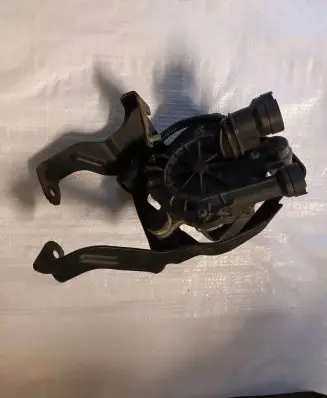BMW 3 E90 E91 Secondary air pump 7557903