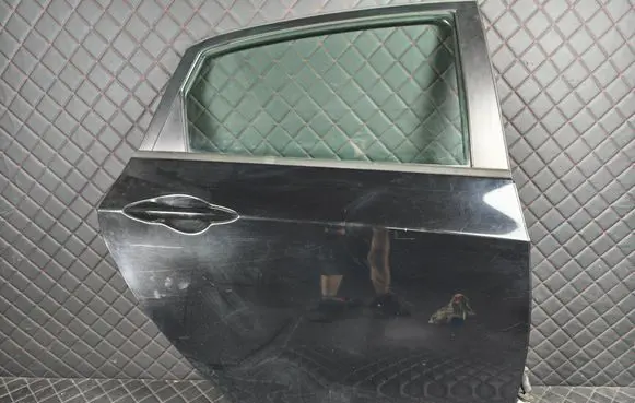 Hyundai i30 Rear door
