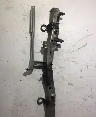 Toyota Avensis T270 Radiator support slam panel bracket 41332