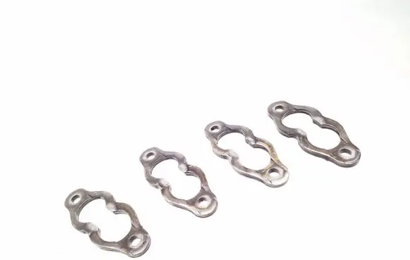 Volkswagen Tiguan Fuel Injector clamp holder 