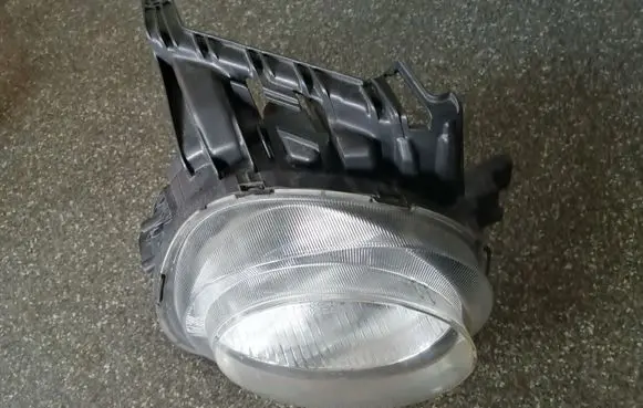 Nissan Juke I F15 Headlight/headlamp