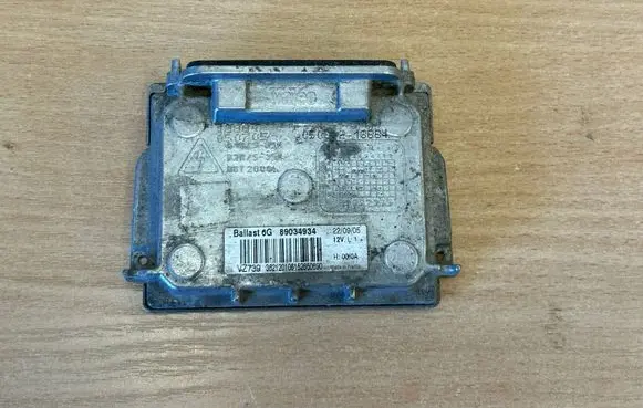 Volvo XC90 Headlight ballast module Xenon 89034934 3652120106