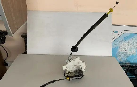 Audi A6 S6 C7 4G Rear door lock 4G0839015A