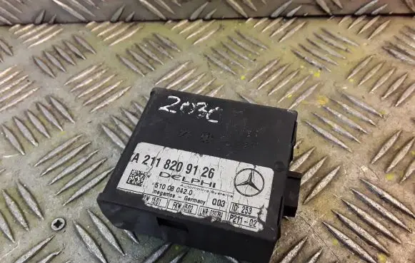 Mercedes-Benz C W203 Alarm control unit/module 2118209126 A2118209126
