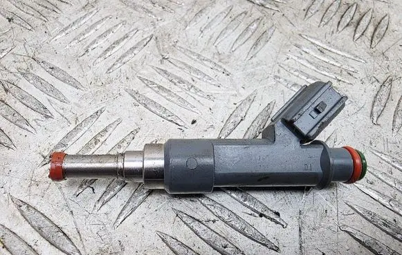 Fuel injector