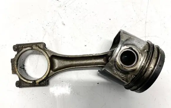 Volkswagen Golf IV Piston with connecting rod 045CDE