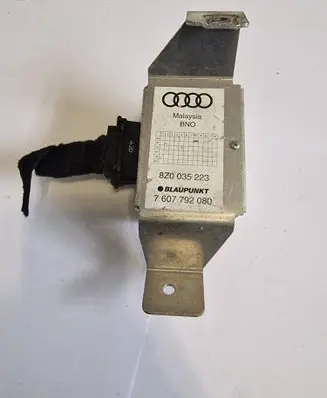 Audi A2 Sound amplifier 8Z0035223