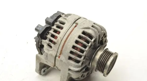 Opel Corsa D Generator/alternator 13222933