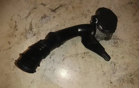 Volvo V40 Throttle valve 28275019