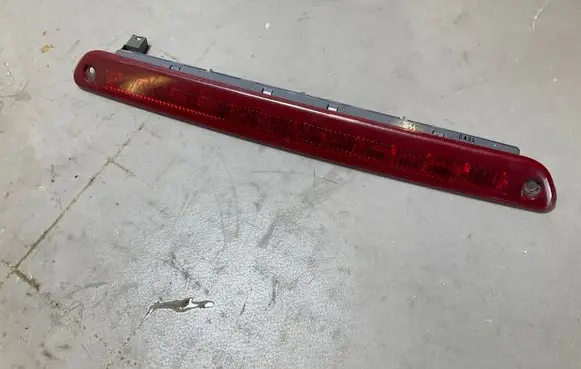 Mercedes-Benz Sprinter W906 Third/center stoplight 2DA009511