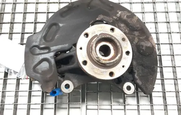 Peugeot 508 Front wheel hub spindle knuckle