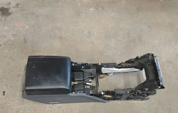 Land Rover Evoque I Armrest BJ32045C22A 12D2609CAX