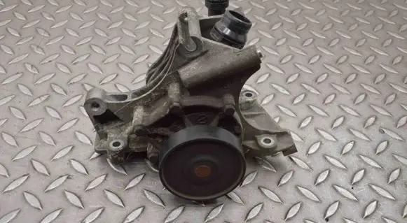 Toyota Avensis T270 Water pump 7823008