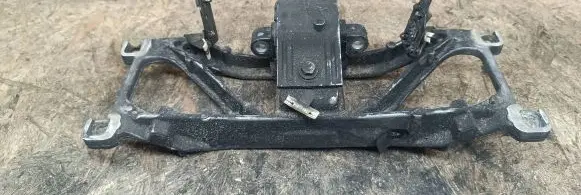 Jaguar XF X250 Engine mounting bracket 4R835060AB