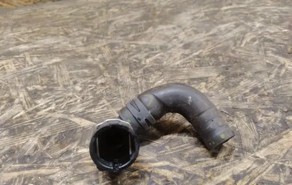 Jaguar XE Engine coolant pipe/hose