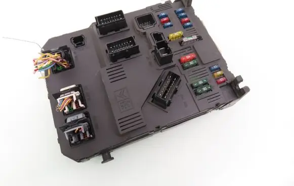 Peugeot 206 CC Central body control module s118085220A 9649627880