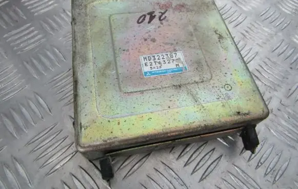 Mitsubishi Carisma Engine control unit/module md322387 e2163277