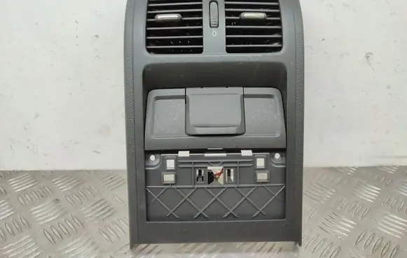 Volkswagen PASSAT CC Rear air vent grill 3C0819203