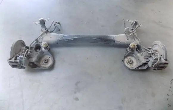 Peugeot 5008 II Rear beam 