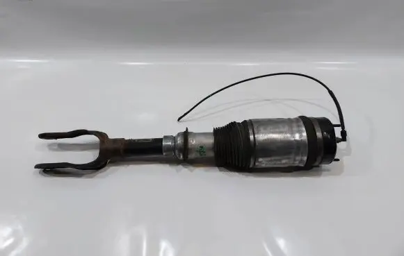 Jeep Grand Cherokee Front shock absorber/damper 68027000AA