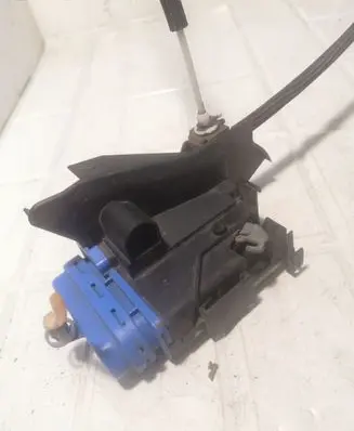Audi A4 S4 B5 8D Rear door lock 8D0839016A