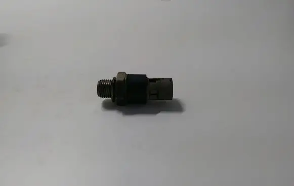 Renault Master II Oil pressure sensor 8200026650