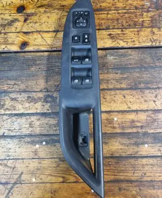 Mitsubishi Outlander Electric window control switch 8608A347