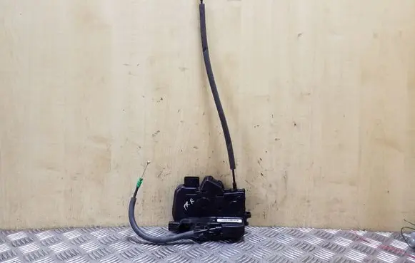 KIA Sportage Front door lock 813203U020