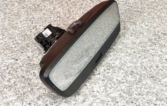 Rear view mirror (interior)