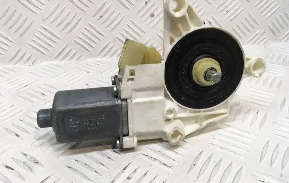 Mercedes-Benz ML W164 Front door window regulator motor A2518200742