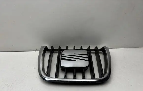 Seat Alhambra (Mk1) Front bumper upper radiator grill 7M7853651