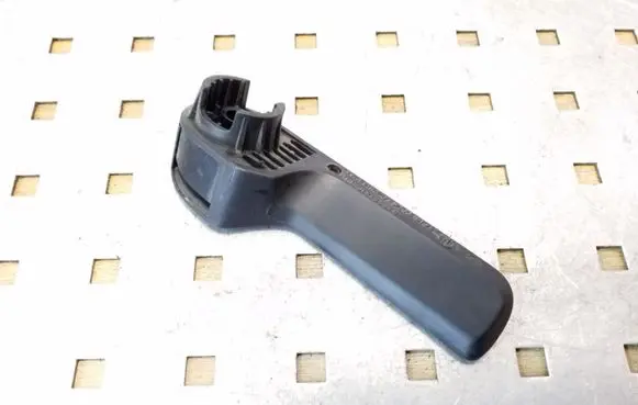 Engine bonnet (hood) release handle