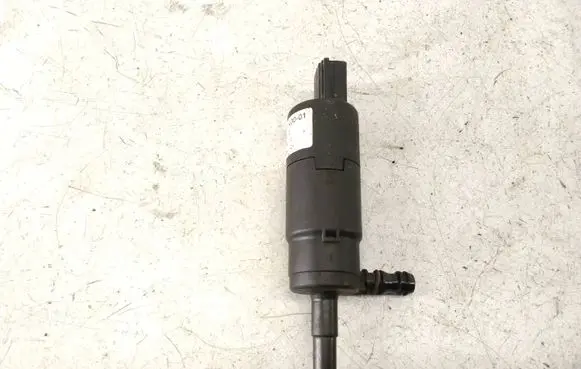 BMW 5 E60 E61 Headlight washer pump 8377430 001004 13264010
