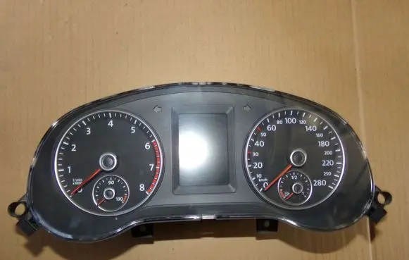 Volkswagen Jetta VI Speedometer (instrument cluster) 5C6920870D