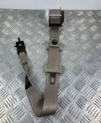 Jeep Grand Cherokee Rear seatbelt