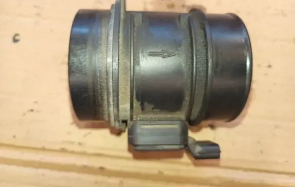Renault Latitude (L70) Mass air flow meter 5WK97005