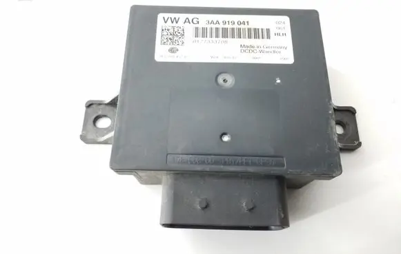 Volkswagen PASSAT B7 Power management control unit 3AA9190410