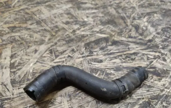 Jaguar XJL Engine coolant pipe/hose