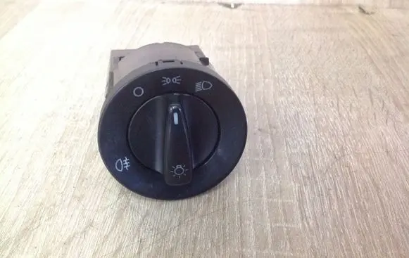 Skoda Fabia Mk2 (5J) Light switch 3B0941531B