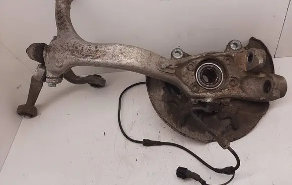 Front wheel hub spindle knuckle