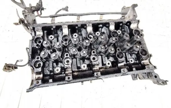 Ford Mondeo Mk III Engine head 