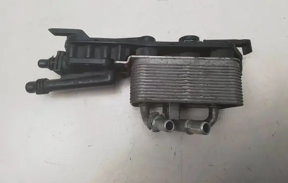 BMW 5 E60 E61 Engine oil radiator 7534896