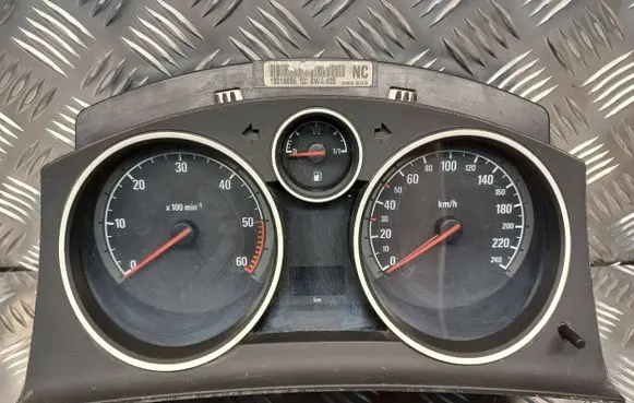 Opel Zafira B Speedometer (instrument cluster) 13216660
