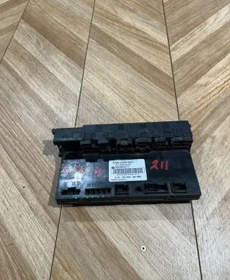 Mercedes-Benz E W211 Fuse module 2115455301 5DK00804727