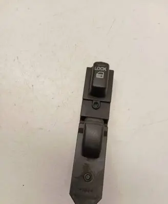 Mitsubishi Galant Electric window control switch MR400713 D0108