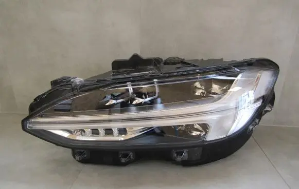 Volvo S90, V90 Headlight/headlamp 31655185