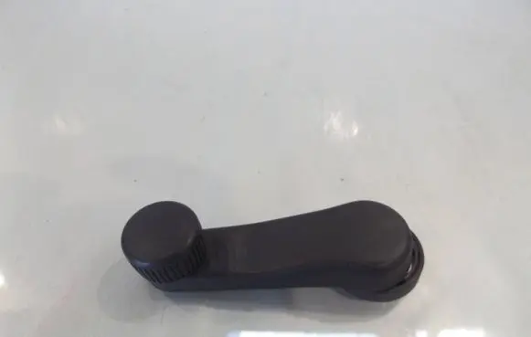 Volkswagen Polo IV 9N3 Rear door window winding handle
