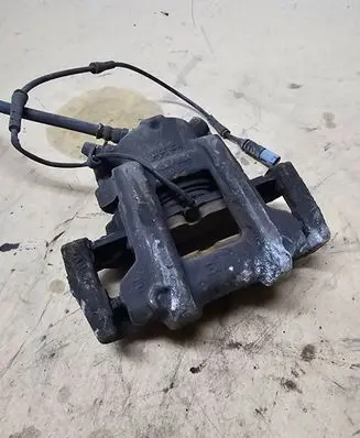 BMW 1 F20 F21 Front brake caliper 22284