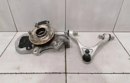 Chevrolet Corvette C8 Front wheel bearing hub 84612177