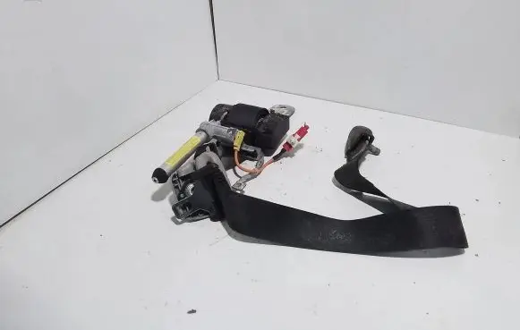 Mitsubishi Carisma Front seatbelt MR915561 1101453 04290870429087